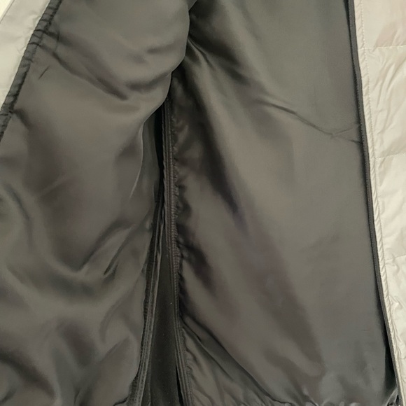 Gap Fit vest size L - Picture 4 of 6